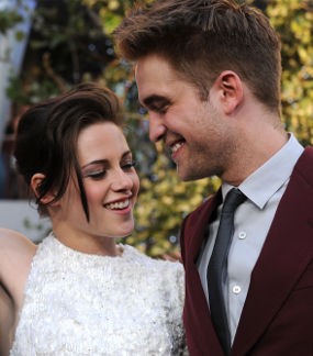 Robert Pattinson & Kristen Stewart Kembali Masuk Nominasi \Best Kiss\ Robert Pattinson & Kristen Stewart Kembali Masuk Nominasi \Best Kiss\