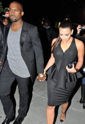 Kim Kardashian Akan Segera Menikah dengan Kanye West? Kim Kardashian Akan Segera Menikah dengan Kanye West?