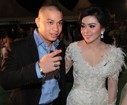 Sammy Siagian Bukan Bubu, Tapi Mantan Pacar Syahrini? Sammy Siagian Bukan Bubu, Tapi Mantan Pacar Syahrini?