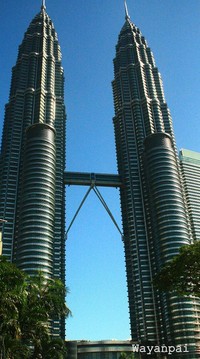 Twin Tower Petronas di siang hari Twin Tower Petronas di siang hari