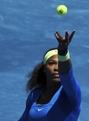 Serena Tundukkan Azarenka di Final Serena Tundukkan Azarenka di Final