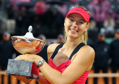 Kalahkan Li Na, Sharapova Pertahankan Gelar Kalahkan Li Na, Sharapova Pertahankan Gelar