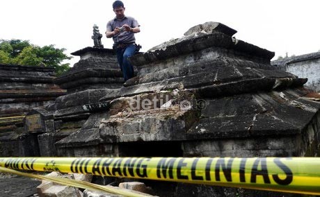 Polisi Buru Pelaku Perusakan Makam Sultan Hasanuddin Polisi Buru Pelaku Perusakan Makam Sultan Hasanuddin