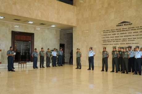 Pangkostrad M Munir Naik Pangkat Pangkostrad M Munir Naik Pangkat