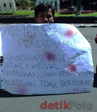 ICW akan Buka Posko Pengaduan Pungutan Biaya Masuk Sekolah ICW akan Buka Posko Pengaduan Pungutan Biaya Masuk Sekolah
