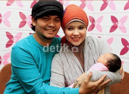 Takut Keburu Tua, Indra Bekti Ingin Punya Anak Lagi Takut Keburu Tua, Indra Bekti Ingin Punya Anak Lagi