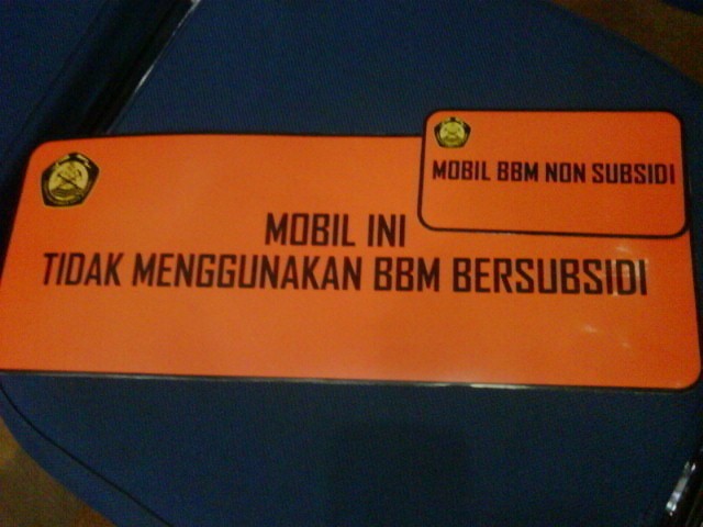Mobil Plat Merah Dilarang Pakai Premium, Penjualan Pertamax Naik 8% Mobil Plat Merah Dilarang Pakai Premium, Penjualan Pertamax Naik 8%