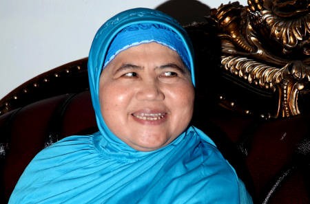 Mamah Dedeh, Penceramah Kondang yang Ingin Jadi Pelukis Mamah Dedeh, Penceramah Kondang yang Ingin Jadi Pelukis