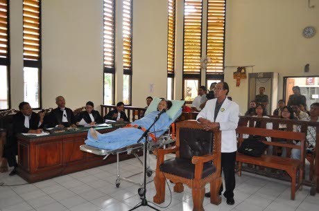 Kisah Nenek Loeana, Jual Beli Tanah Berujung Ranjang Pesakitan Kisah Nenek Loeana, Jual Beli Tanah Berujung Ranjang Pesakitan