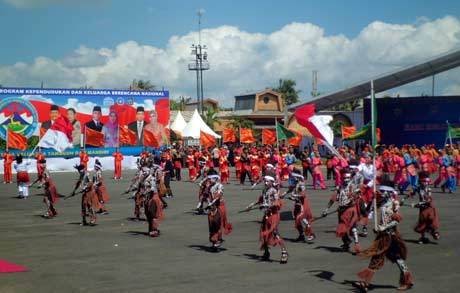 Usai Mentas di Depan Wapres, Sejumlah Penari Pingsan Akibat Kelelahan Usai Mentas di Depan Wapres, Sejumlah Penari Pingsan Akibat Kelelahan