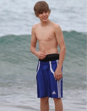 Justin Bieber Diminta Bintangi \Baywatch\ Justin Bieber Diminta Bintangi \Baywatch\