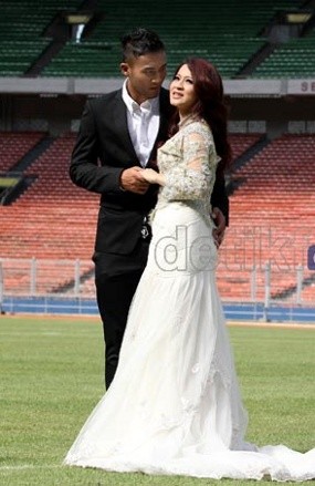 Okie Agustina Hamil? Okie Agustina Hamil?