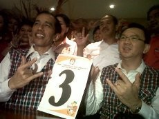Meski Capek, Jokowi Setia Ladeni Wawancara TV Meski Capek, Jokowi Setia Ladeni Wawancara TV