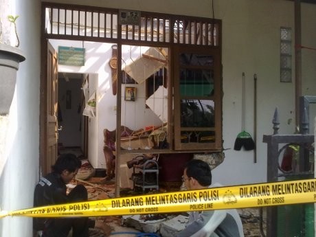 Ledakan Aneh Terjadi di Sebuah Rumah di Depok, Perabot Berantakan Ledakan Aneh Terjadi di Sebuah Rumah di Depok, Perabot Berantakan