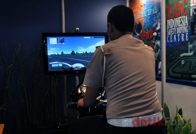 Mengenal Kendaraan Simulator Ujian SIM Mengenal Kendaraan Simulator Ujian SIM