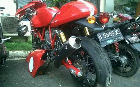 Kecelakaan Direktur Adaro, Polisi: Kenapa Ducati Salip dari Kiri? Kecelakaan Direktur Adaro, Polisi: Kenapa Ducati Salip dari Kiri?