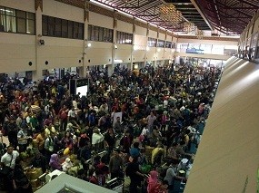 Arus Balik Lebaran, Bandara Juanda Surabaya Seperti Pasar Tumpah Arus Balik Lebaran, Bandara Juanda Surabaya Seperti Pasar Tumpah