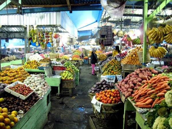 Pasar Buah Berastagi, penuh kesegaran (Achmad Alkatiri/ dTraveler) Pasar Buah Berastagi, penuh kesegaran (Achmad Alkatiri/ dTraveler)