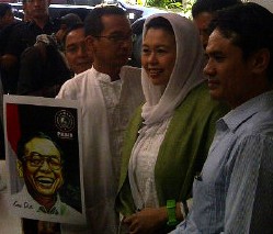 Usung Gus Dur, Yenny Wahid Tagetkan PKBIB Raih 50 Kursi DPR Usung Gus Dur, Yenny Wahid Tagetkan PKBIB Raih 50 Kursi DPR