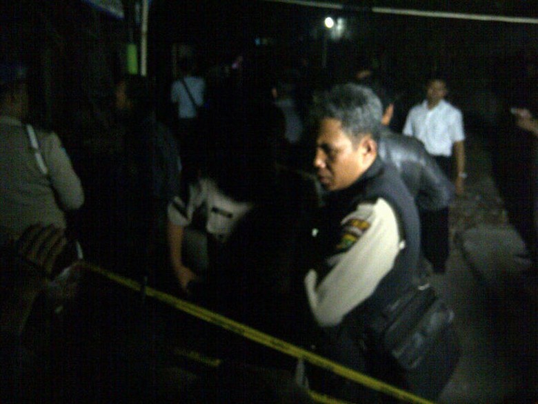 Lokasi Ledakan di Beji Depok Dipasangi Police Line Lokasi Ledakan di Beji Depok Dipasangi Police Line