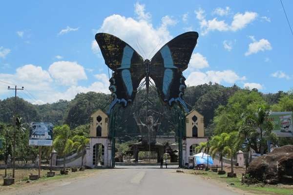 Gerbang Taman Nasional Bantimurung Bulusaraung (Rahmayanti Akmar/ACI) Gerbang Taman Nasional Bantimurung Bulusaraung (Rahmayanti Akmar/ACI)