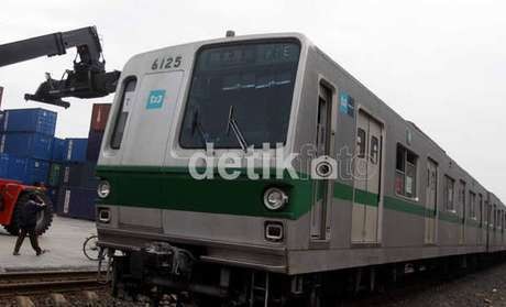 KRL Mania Gelar Petisi Penolakan Kenaikan Tarif KRL Commuter Line KRL Mania Gelar Petisi Penolakan Kenaikan Tarif KRL Commuter Line