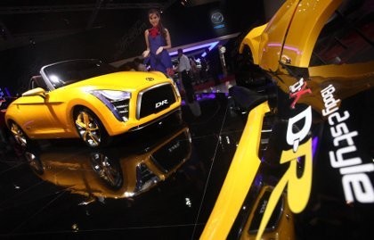 Mobil Sporty Bunglon, Bisa Bongkar Bodi dan Ganti Warna Mobil Sporty Bunglon, Bisa Bongkar Bodi dan Ganti Warna