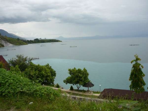 Salah satu sisi Danau Toba (Girzhang Tony/d'Traveler) Salah satu sisi Danau Toba (Girzhang Tony/d'Traveler)