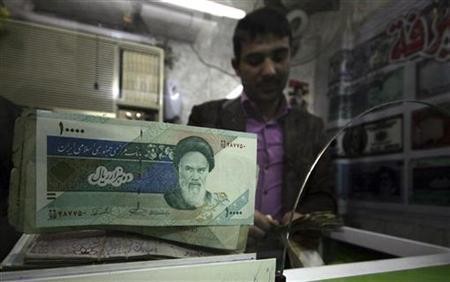 Iran Cari Biang Kerok Penyebab Turunnya Nilai Mata Uang Iran Cari Biang Kerok Penyebab Turunnya Nilai Mata Uang