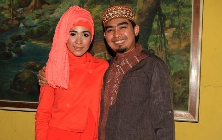 Ustad Solmed Diminta Ustad Jeffry Jangan Banyak Nangis di Depan Kamera Ustad Solmed Diminta Ustad Jeffry Jangan Banyak Nangis di Depan Kamera
