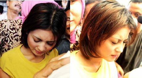 Pengacara Keluhkan Beredarnya Foto Seksi Novi Amilia di Kantor Polisi Pengacara Keluhkan Beredarnya Foto Seksi Novi Amilia di Kantor Polisi