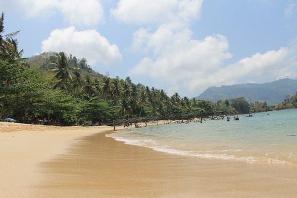 Bibir Pantai Pasir Putih Trenggalek Jawa Timur Bibir Pantai Pasir Putih Trenggalek Jawa Timur
