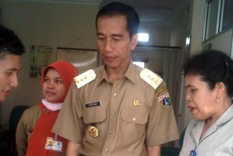 Sidak Puskesmas Sentiong, Jokowi Periksa Gigi Sidak Puskesmas Sentiong, Jokowi Periksa Gigi