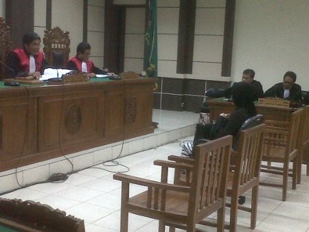 Kasus Proyek JLS, Istri Wali Kota Salatiga Divonis 5 Tahun Bui Kasus Proyek JLS, Istri Wali Kota Salatiga Divonis 5 Tahun Bui