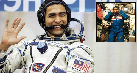 Astronot Malaysia Salat di Luar Angkasa, Kisahnya Kini Difilmkan Astronot Malaysia Salat di Luar Angkasa, Kisahnya Kini Difilmkan