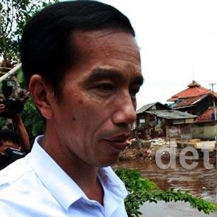 Jokowi Jalan-jalan Sore di Taman Ayodya Barito Jokowi Jalan-jalan Sore di Taman Ayodya Barito