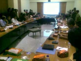 Pembahasan UMP DKI 2013 Alot, Ahok Pasang Muka Serius Pembahasan UMP DKI 2013 Alot, Ahok Pasang Muka Serius