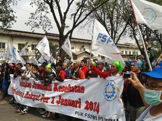 Didemo Buruh, Perusahaan China Tutup Pabrik Lalu akan Pindah ke Malaysia Didemo Buruh, Perusahaan China Tutup Pabrik Lalu akan Pindah ke Malaysia
