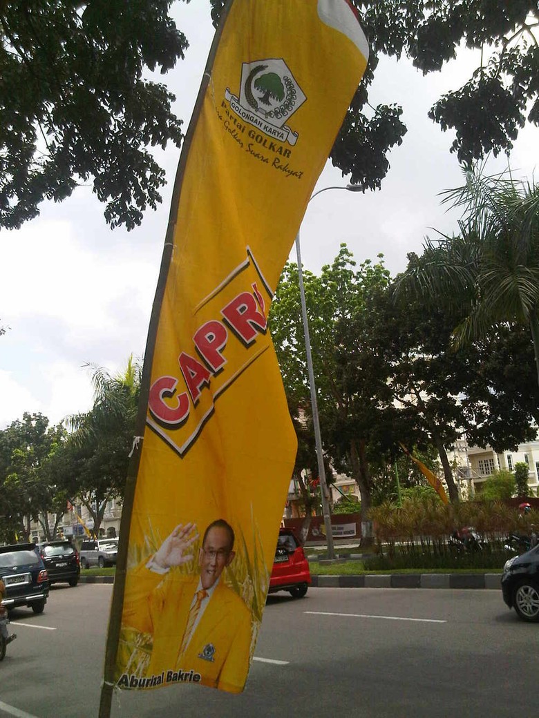 Spanduk Capres ARB Bertebaran di Pekanbaru Spanduk Capres ARB Bertebaran di Pekanbaru