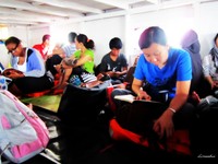 Suasana di dalam kapal menuju pulau harapan Suasana di dalam kapal menuju pulau harapan