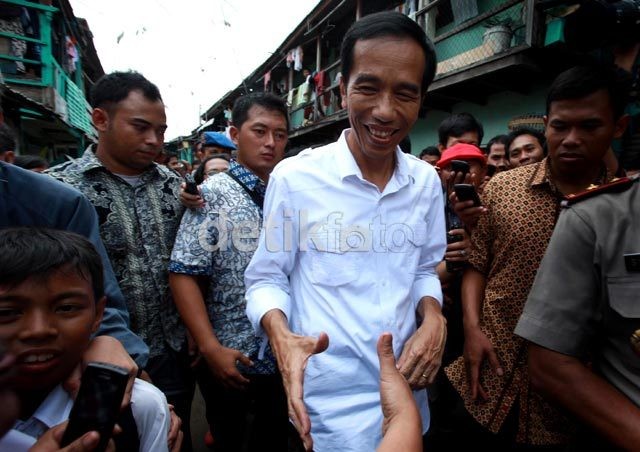 Jokowi: Normalisasi Kali Pesanggrahan akan Dipercepat Jokowi: Normalisasi Kali Pesanggrahan akan Dipercepat