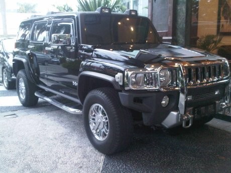 Mengintip Mobil Hummer Milik Bakal Cagub Riau Indra Mengintip Mobil Hummer Milik Bakal Cagub Riau Indra
