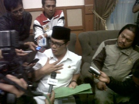 Ini Penjelasan Bupati Garut Soal Pernikahan & Perceraiannya dengan Fani Ini Penjelasan Bupati Garut Soal Pernikahan & Perceraiannya dengan Fani