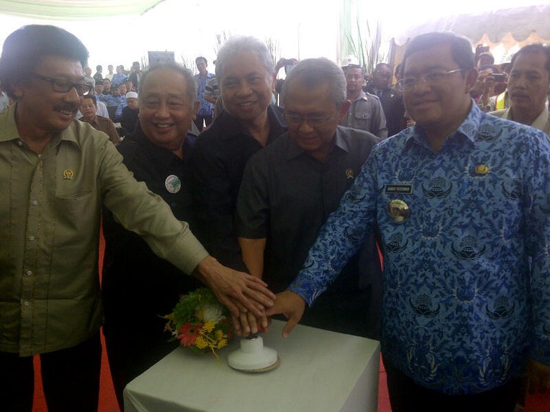 Tol Cisumdawu Selesai 2014, Waktu Tempuh Bandung-Sumedang Hanya 15 Menit Tol Cisumdawu Selesai 2014, Waktu Tempuh Bandung-Sumedang Hanya 15 Menit