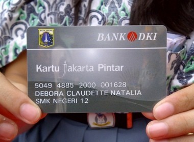 Ini Alasan Jokowi Beri Uang Cash untuk Bantuan Pendidikan Ini Alasan Jokowi Beri Uang Cash untuk Bantuan Pendidikan