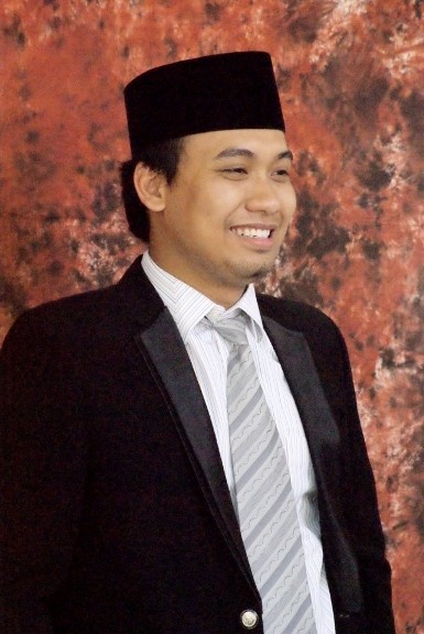 Ini Anak Bupati Bangkalan Berusia 26 Tahun yang Ingin Gantikan Ayahnya Ini Anak Bupati Bangkalan Berusia 26 Tahun yang Ingin Gantikan Ayahnya