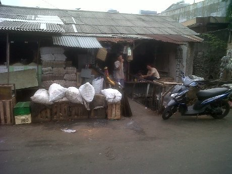 Penjual Bakso Daging Babi di Cipete Hanya Didenda Rp 5 Juta Penjual Bakso Daging Babi di Cipete Hanya Didenda Rp 5 Juta
