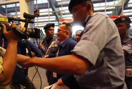 Masuk ke Silatnas PD Saat Anas Pidato, Ruhut Diusir! Masuk ke Silatnas PD Saat Anas Pidato, Ruhut Diusir!