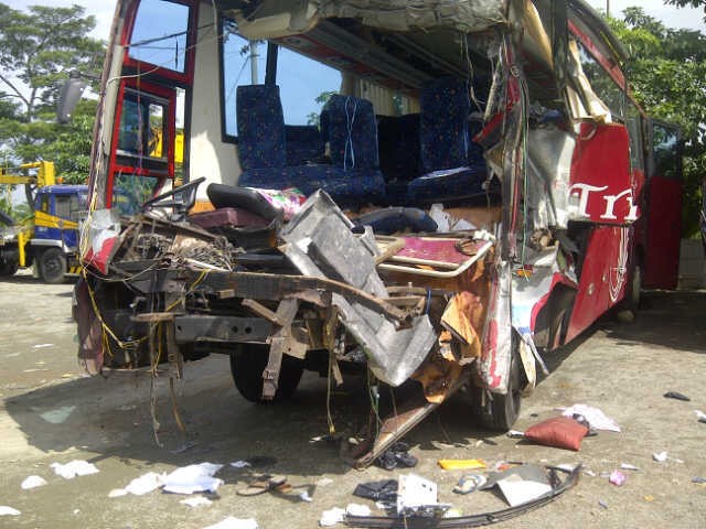 Kronologi Kecelakaan Bus Vs Truk di Cipularang yang Tewaskan 7 Orang Kronologi Kecelakaan Bus Vs Truk di Cipularang yang Tewaskan 7 Orang