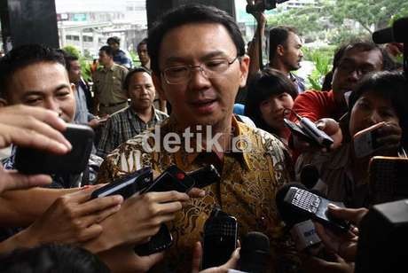 Hadiri Sunatan Massal, Ahok: Sakit Nggak? Hadiri Sunatan Massal, Ahok: Sakit Nggak?